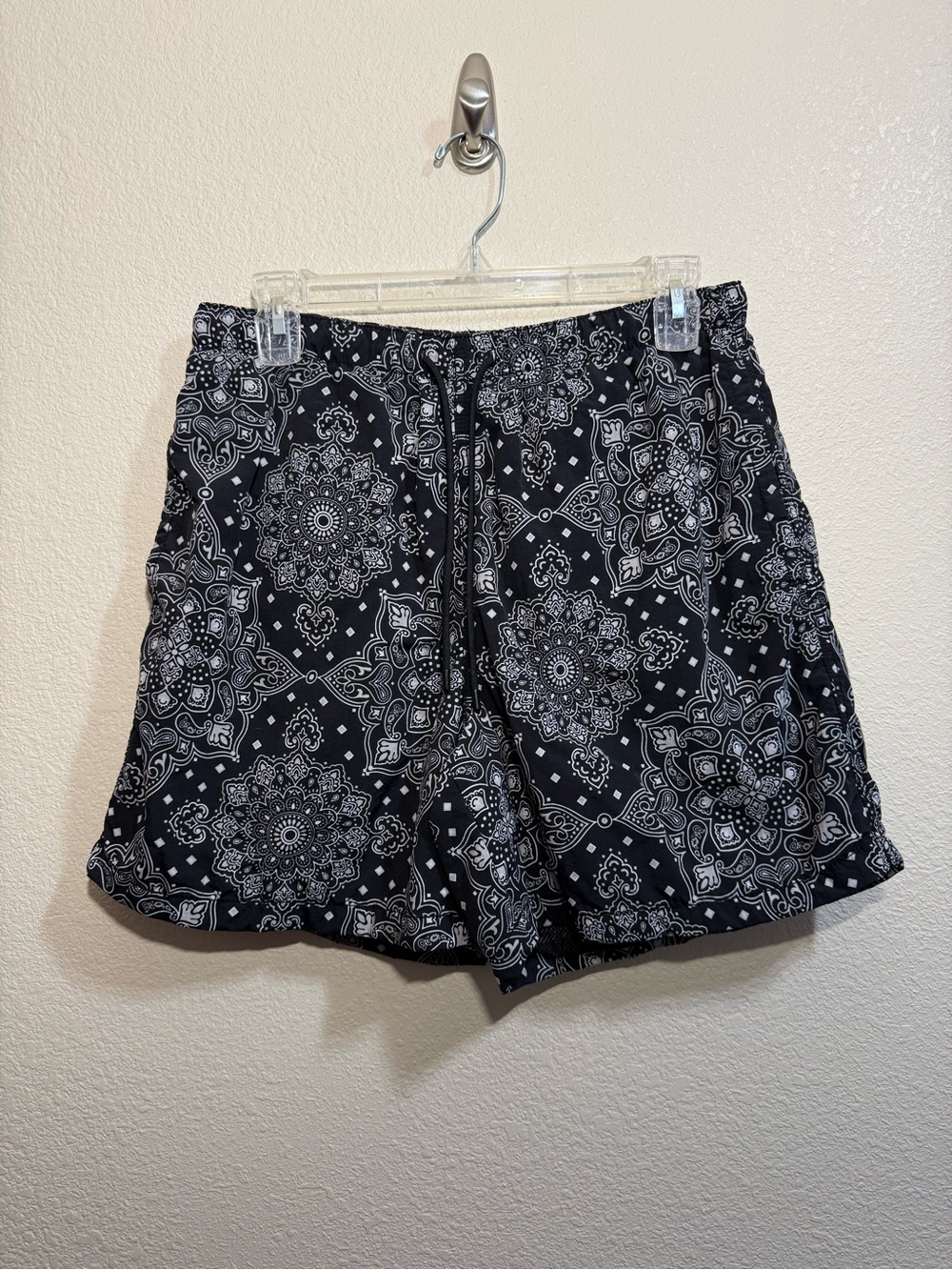 LCKR - Men’s Black & White Print Drawstring Swim Shorts - Size Medium